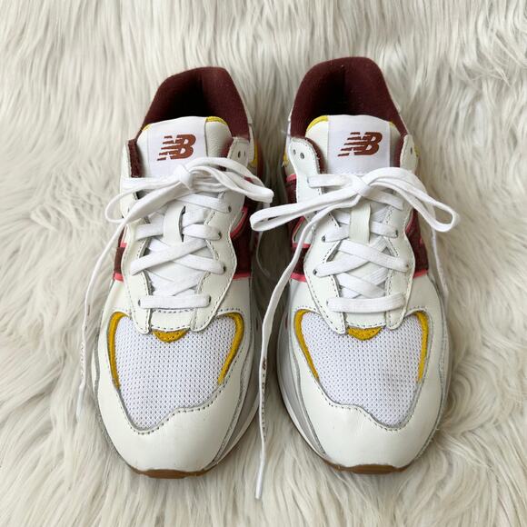 New Balance x Bandier 57/40 Move Her World Sneaker Running Shoes, White/ Angora - Picture 4 of 13